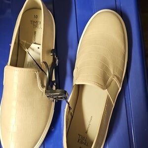 Time and Tru Women’s White Slip-On Shoes